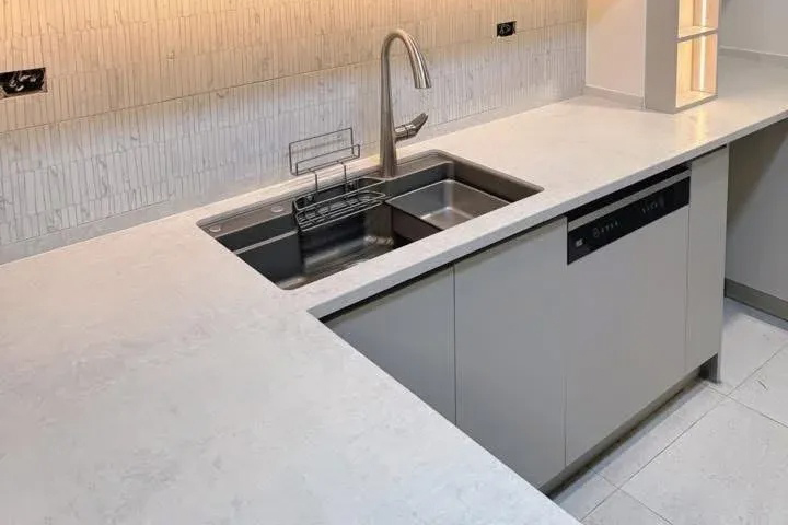 不鏽鋼檯面細緻打磨處理